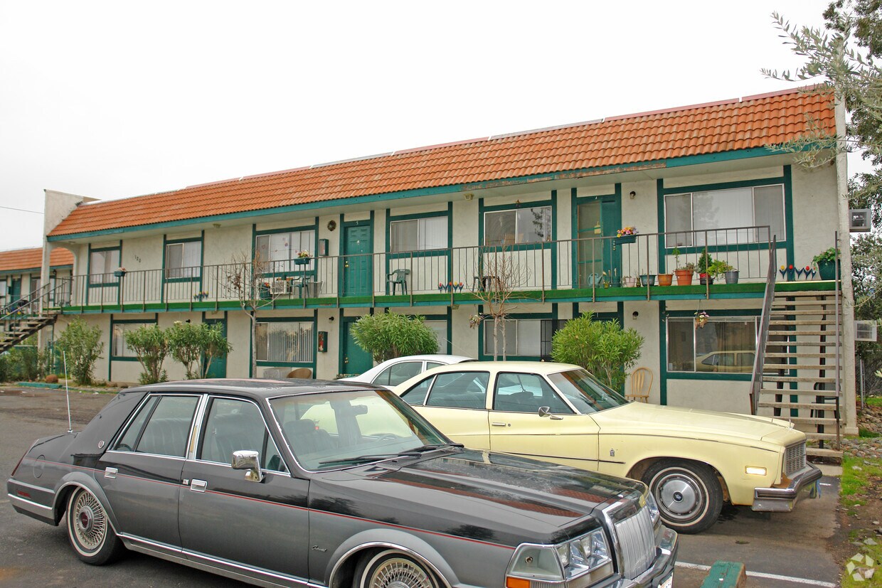 Primary Photo - 120 Masonic Ave
