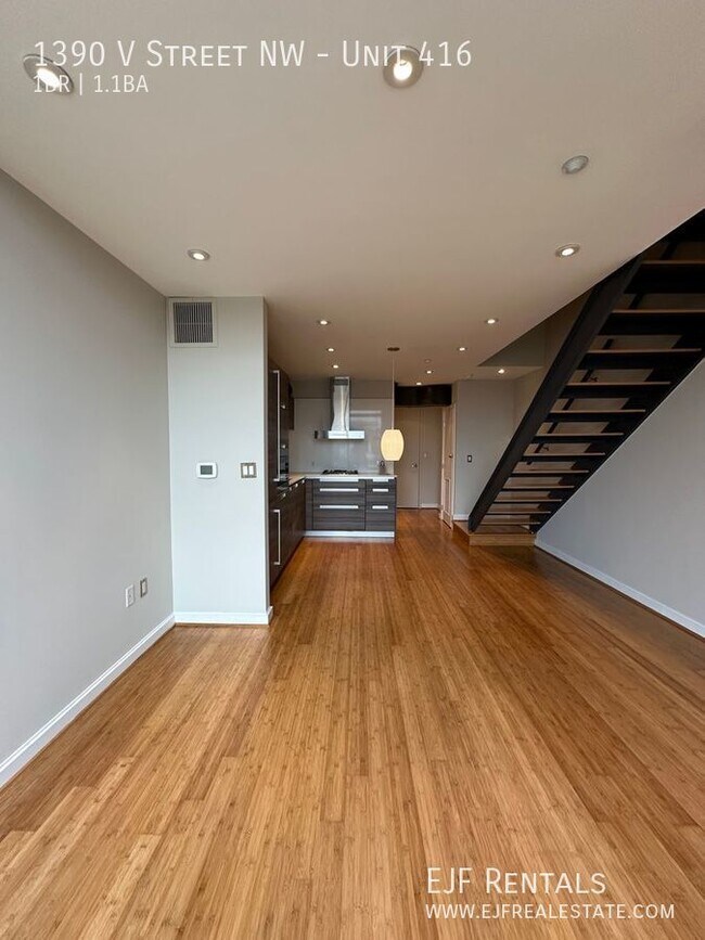 Building Photo - Lofted U Street Corridor Apartment W/Built...