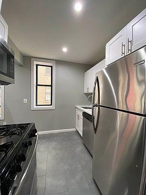 Foto principal - 2 bedroom in BRONX NY 10462