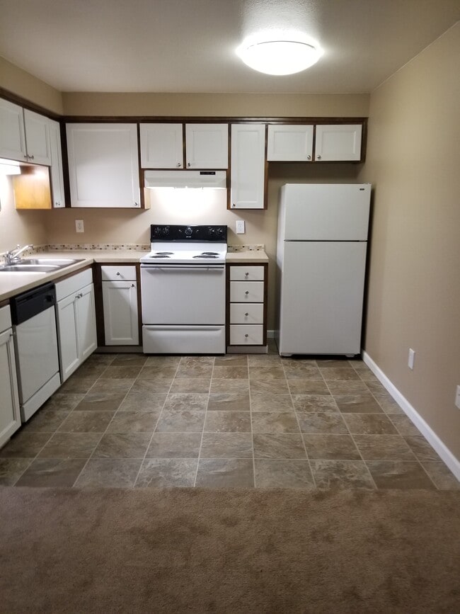 Kitchen - 3290 NE Lancaster St