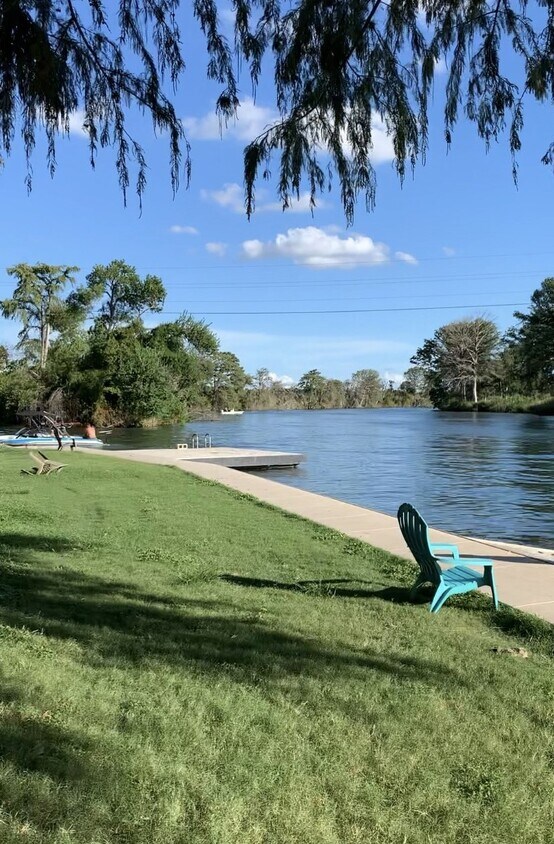 private community lake park - 1123 River Rock