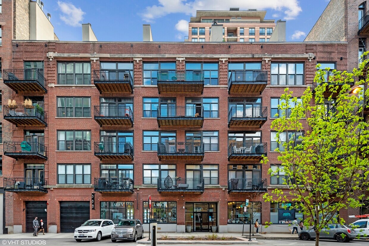 Foto principal - 375 W Erie St