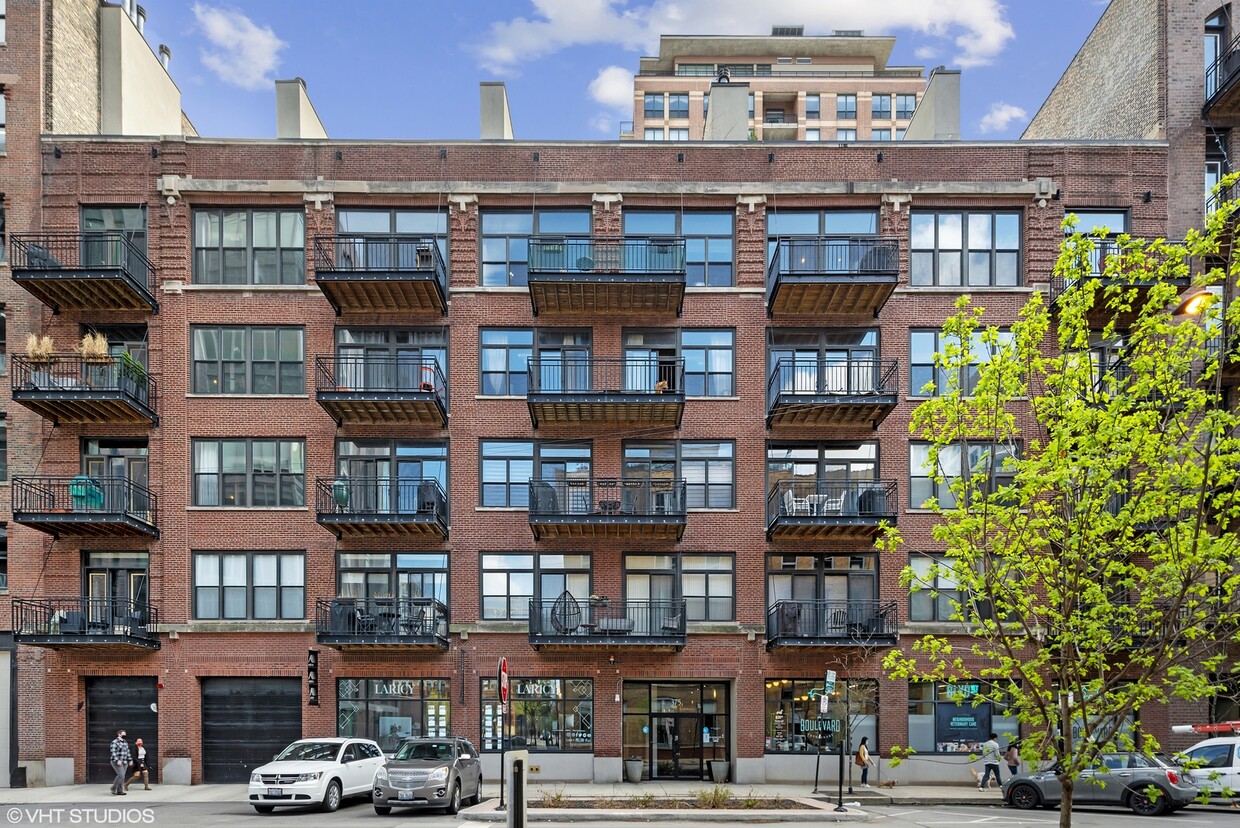Primary Photo - 375 W Erie St