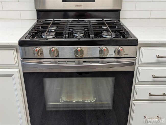 Foto del edificio - 259 Hampshire Ct