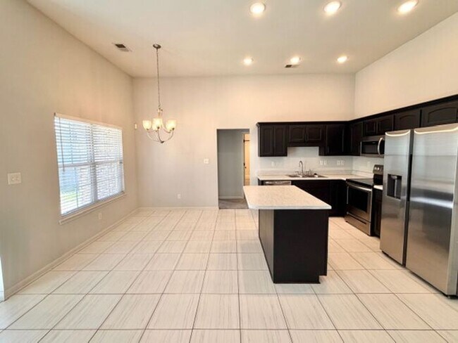 Foto del edificio - Now Leasing A 3 Bedroom 2 Bath Home In Southaven Near Central Park.