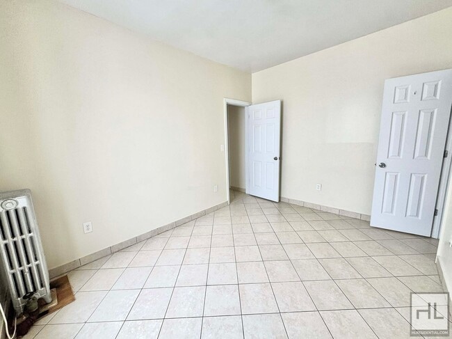 Building Photo - BAY 22 STREET