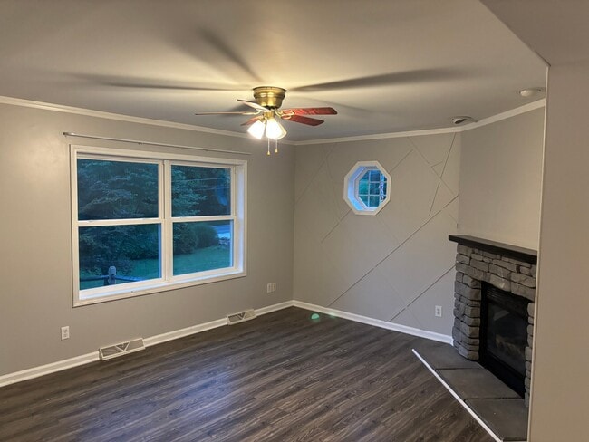 Building Photo - 2016 Harkins Rd