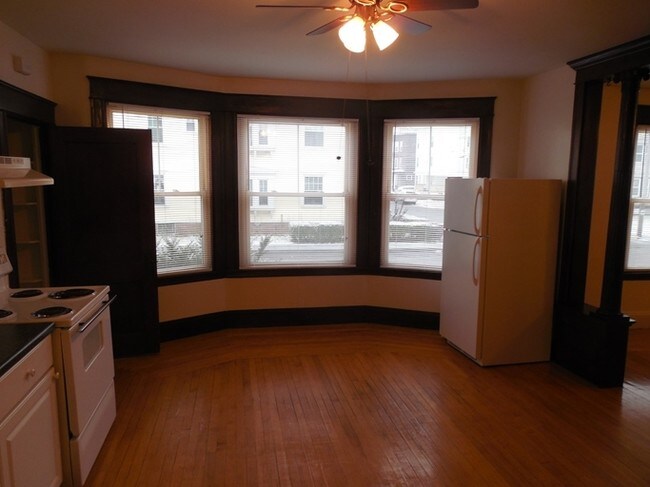  - 40 Bartlett St