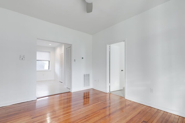 Building Photo - 19 N Stafford Ave