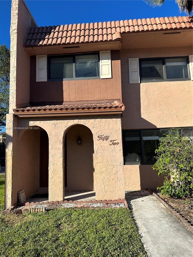 Primary Photo - 52 Madrid Ln