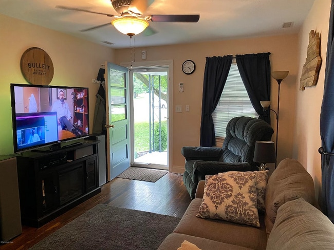 Photo - 5013 New Cut Rd House