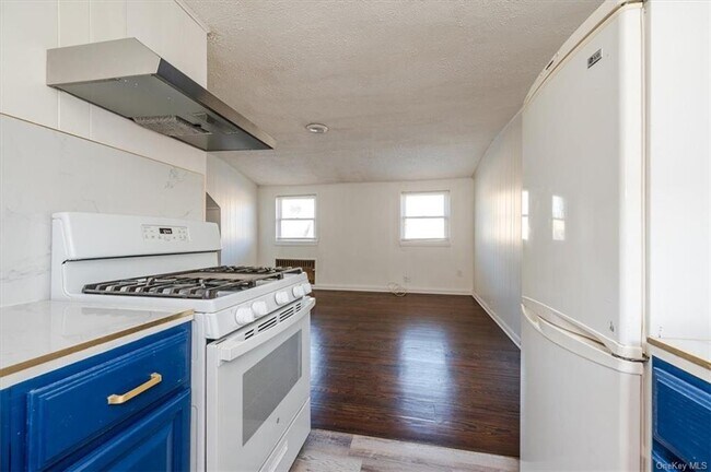 Foto del edificio - 1168 Pelham Pky