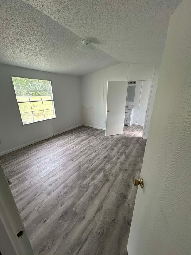 Building Photo - 112 Briarcreek Ln