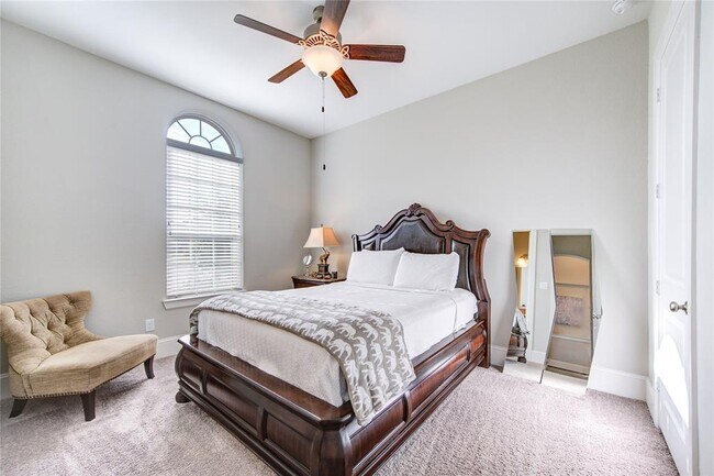 Building Photo - 2403 Juniper Bnd