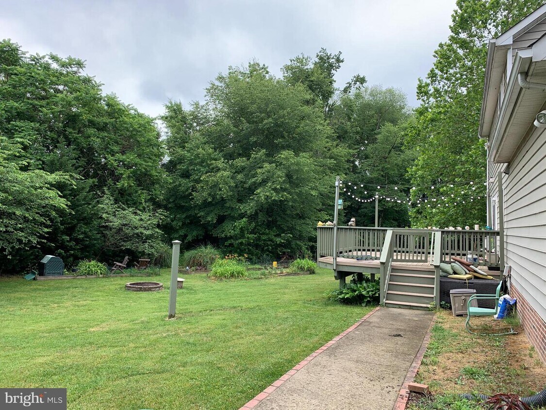 6108 N Willow Pond Dr, Fredericksburg, VA 22407 House Rental in