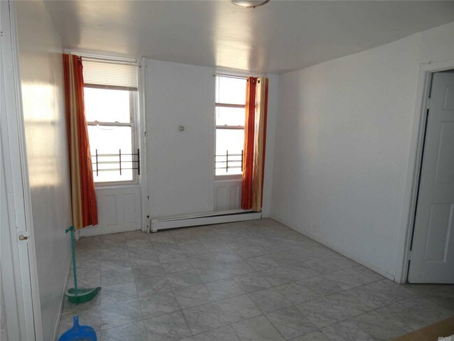 Foto del edificio - 212-35 Jamaica Ave