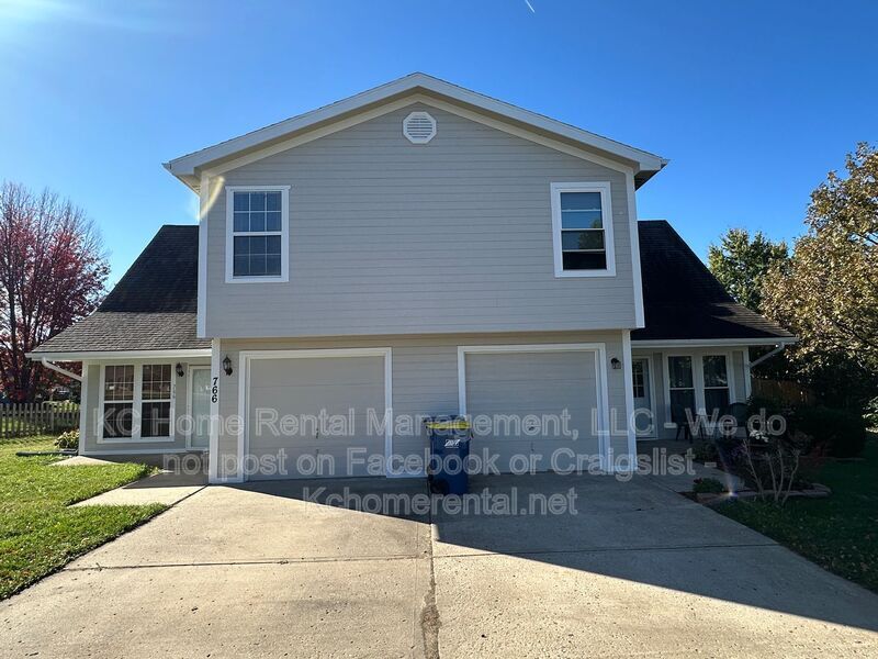 Primary Photo - 766 Spring Cir