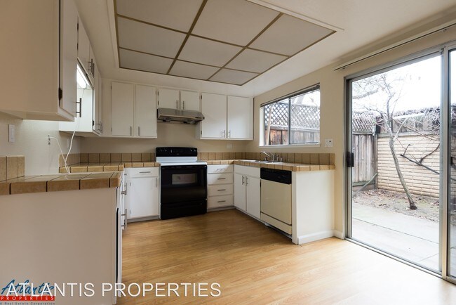 Building Photo - 7142 Gruber Ct