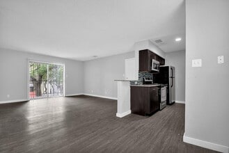 Building Photo - Grove