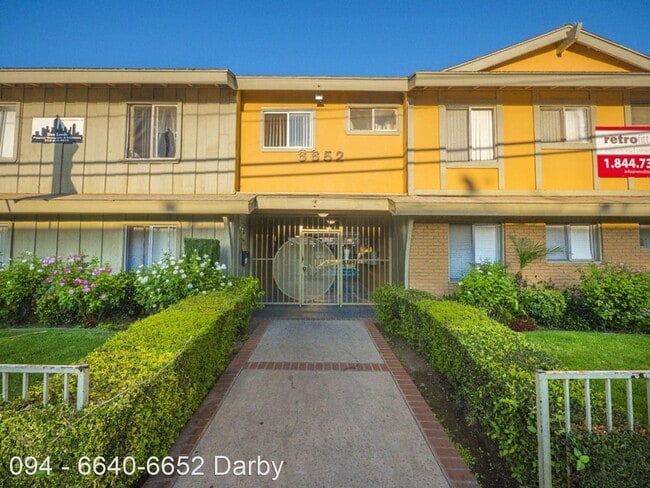 Foto del edificio - 6640-6652 Darby Ave