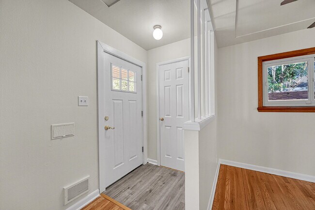 Foto del edificio - $2,595, 3-bed, 2-bath located in Denver.