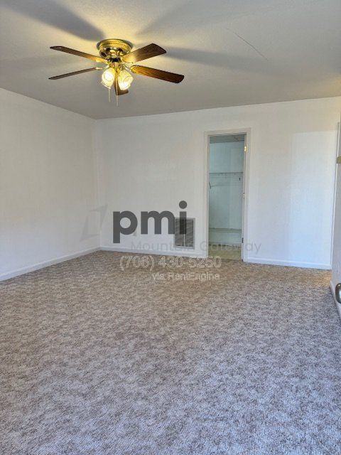 Building Photo - 111 Primrose Dr