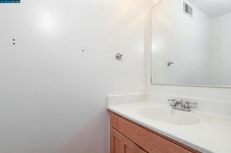 Building Photo - 378 Camelback Rd