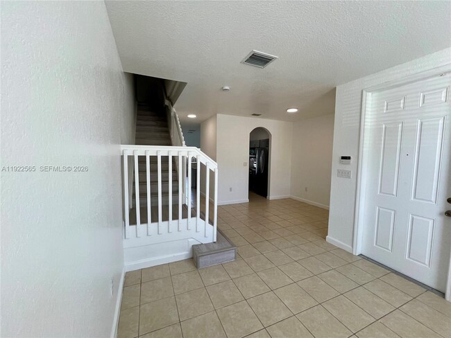 Foto del edificio - 1550 NE 33rd Ave