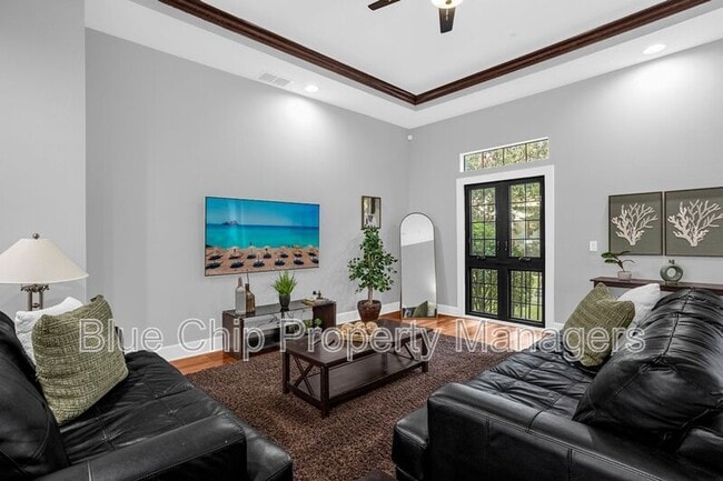 Photo - 14518 Damai Ln House