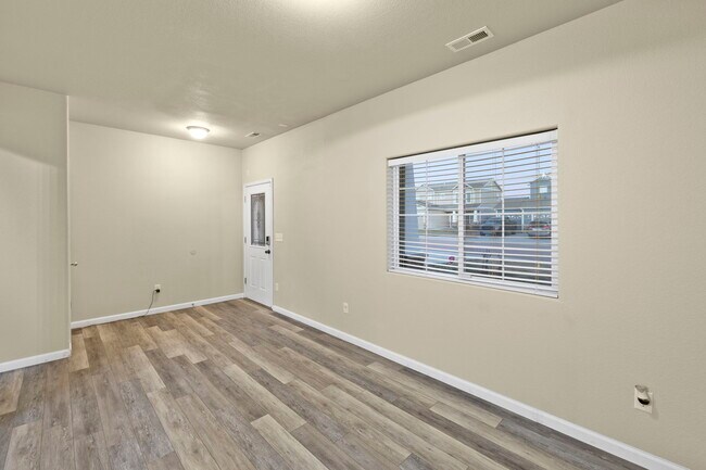 Building Photo - 3670 Desert Willow Ln