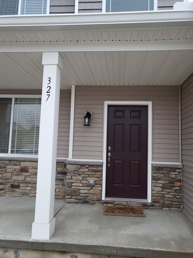 Building Photo - Luxurious 4 bedroom, 2.5 bath home in Holly