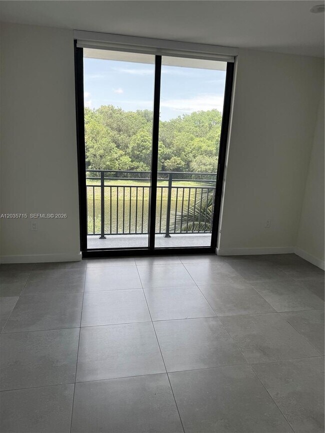 Building Photo - 16395 Biscayne Blvd