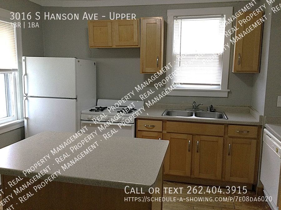 3016 S Hanson Ave Unit Upper, Milwaukee, WI 53207 Room for Rent in