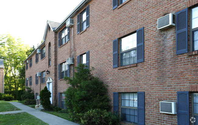 Building Photo - Miami Hills Apartments