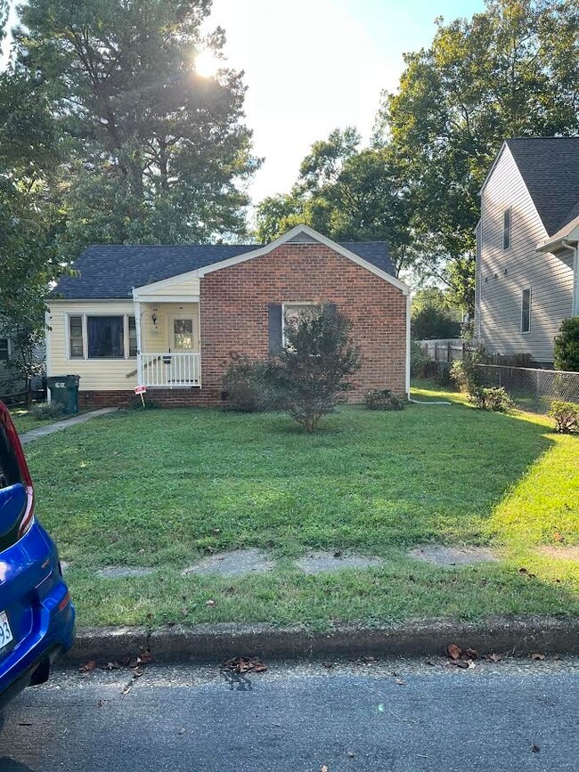 Building Photo - 7406 Wentworth Ave