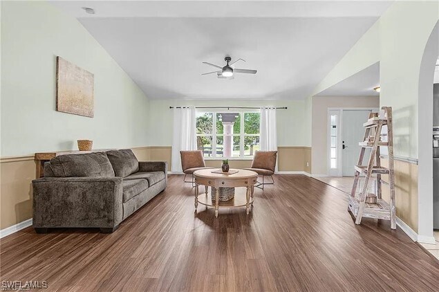 Foto principal - 1107 Connie Ave N