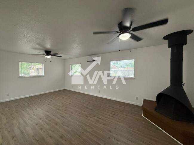Foto del edificio - 230 Craigmont Ln