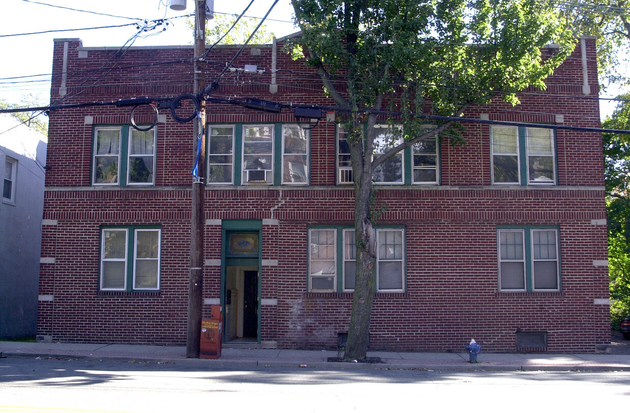Primary Photo - 409-411 Main St