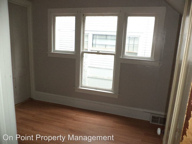 Building Photo - 4 br, 1 bath Apartment - 211 S. Union St.