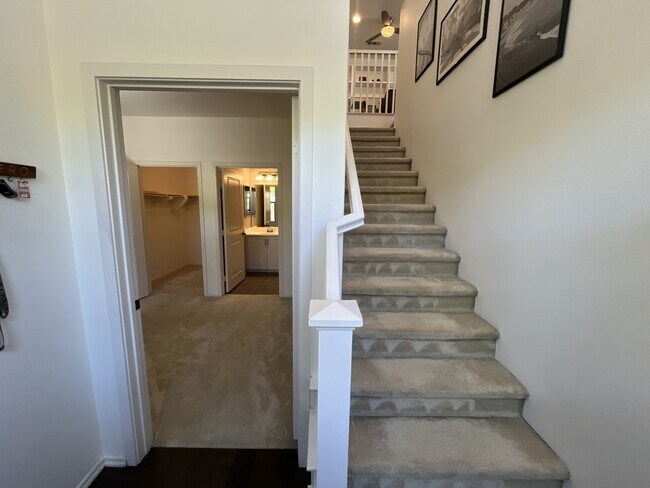 Foto del edificio - 869 East Mountain Way