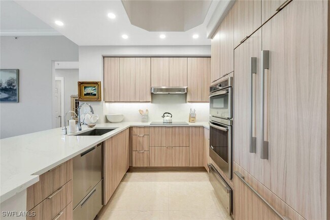 Foto del edificio - 2728 Tiburon Blvd E