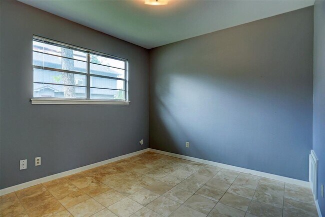 Foto del edificio - 1147 W 21st St