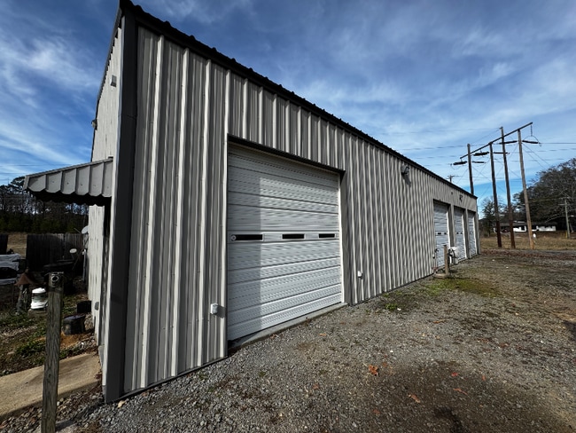 Building Photo - 791 Canterbury St