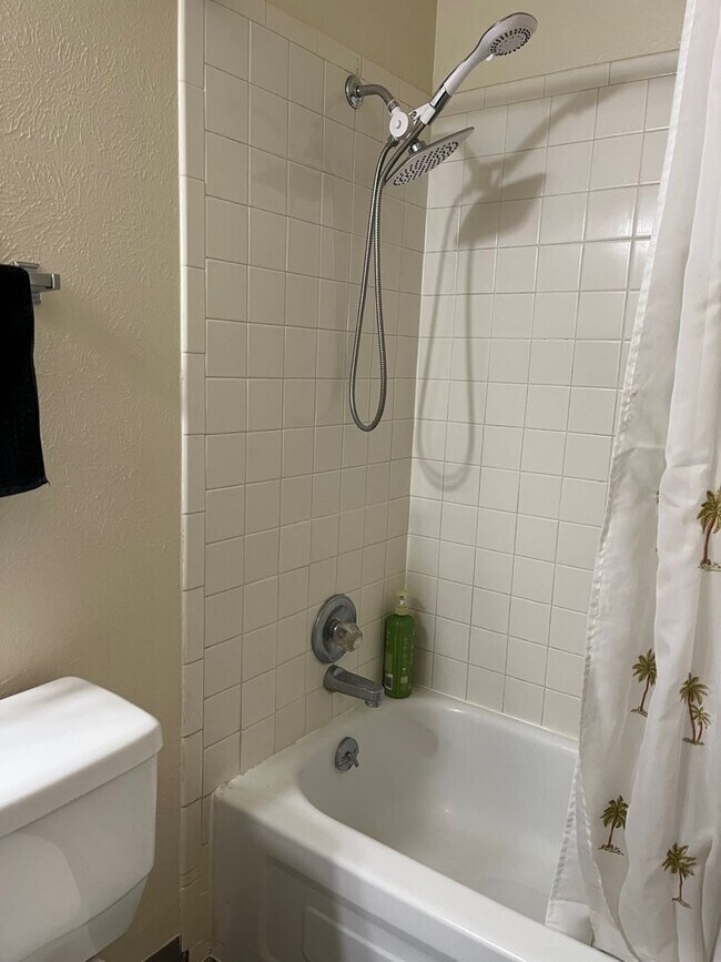 Foto del edificio - A clean and well maintained 1-bedroom apar...