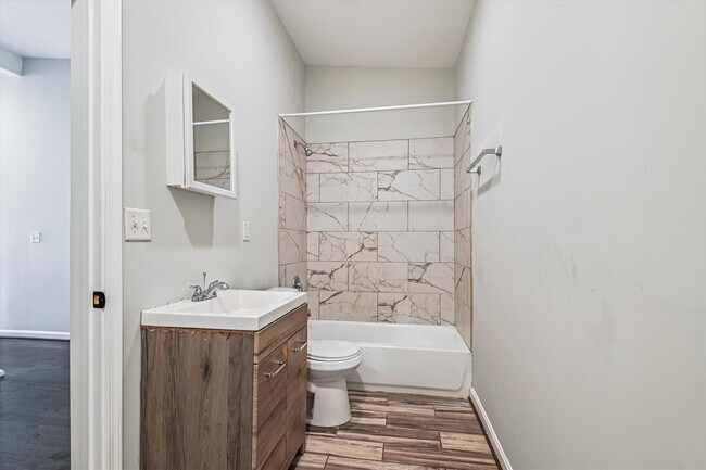 Foto del edificio - 1324 W Lombard St