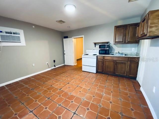 Foto del edificio - 9718 N Nebraska Ave