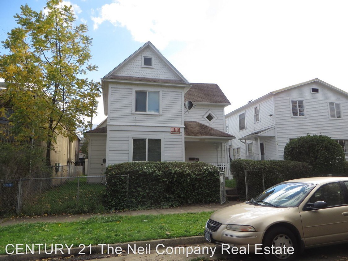 Primary Photo - 641 SE Flint St