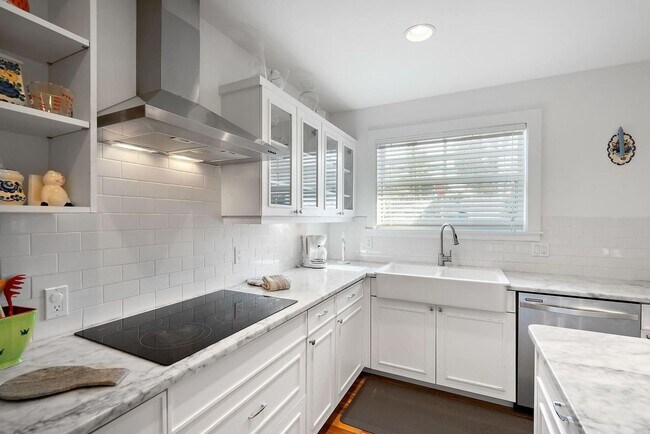 Foto del edificio - 461 Jupiter Ln