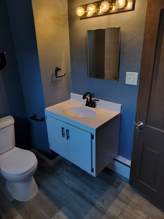 Foto del edificio - 422 N Maple Ave