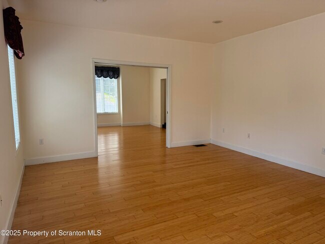 Foto del edificio - 1304 Old Trail Rd